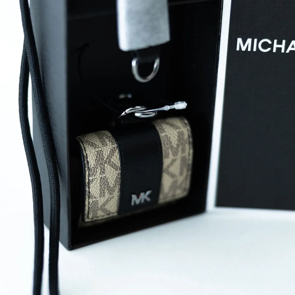 NWT Michael Kors AirPod Case